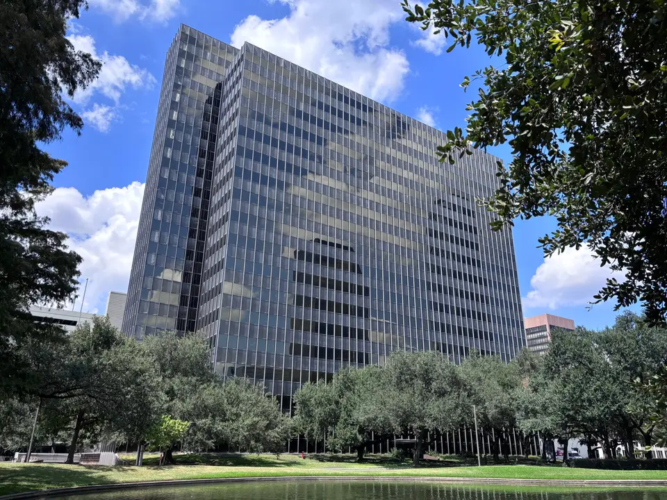 Former Bechtel Office Tower in Houston's Post Oak Area Sells